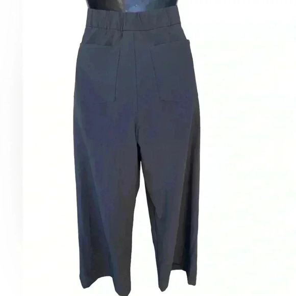 FIGSPRO women’s black High Waisted Wide Leg
Trousers size MP preloved no flaws - Picture 2 of 10